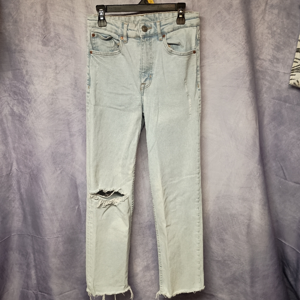 H&M Divided Lightwash Distressed Jeans‎